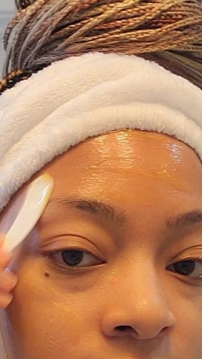 Seasonly Peau Neuve Mask Application